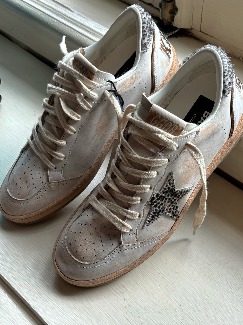 Golden Goose Beige White Low-Top Sneakers with Leopard Star NWT
